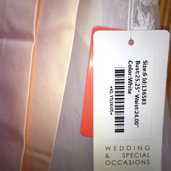 Flower girl wedding dress, brand new with tags - Picture 4 of 6